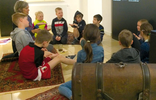 Kindergruppe im Fuggermuseum