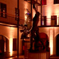 Maximilianmuseum bei Nacht