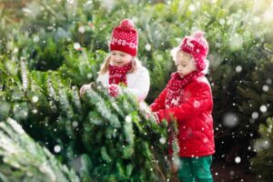 Kinder christbaumschlagen