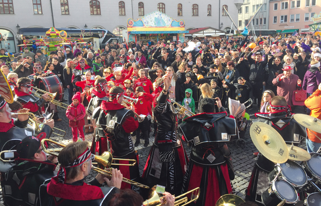 Fasching Augsburg Rathausplatz