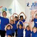 Tanzende Menschen im Ballettstudio Juna Body & Dance