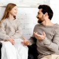 Vater Tochter Gespräch Familie