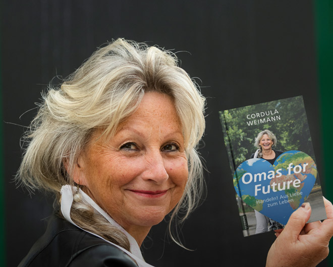 Lesung Cordula Weimann: Omas for Future | Stadbücherei Augsburg